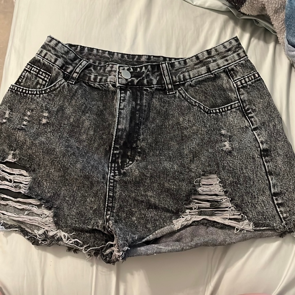 Ripped jean shorts size 8/10